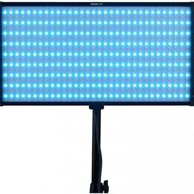 Светодиодная панель Nanlite PavoSlim 120C RGBWW